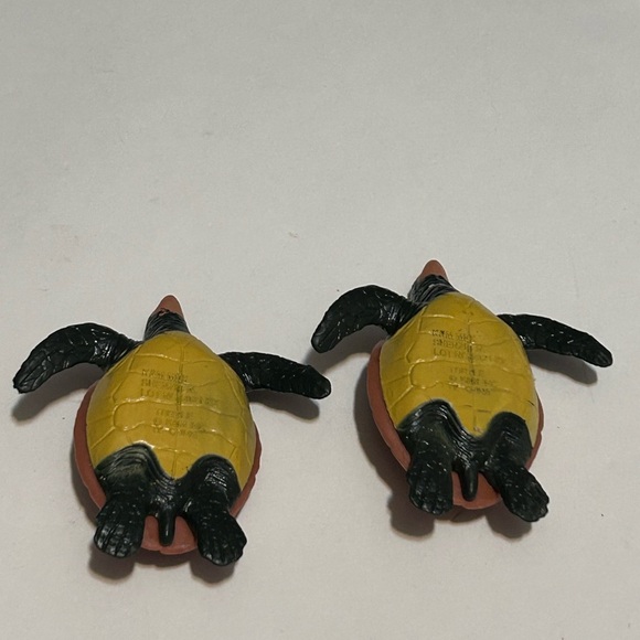 Vintage K&M Int'l 3" Sea Turtles Action Figure Toy - Picture 8 of 9